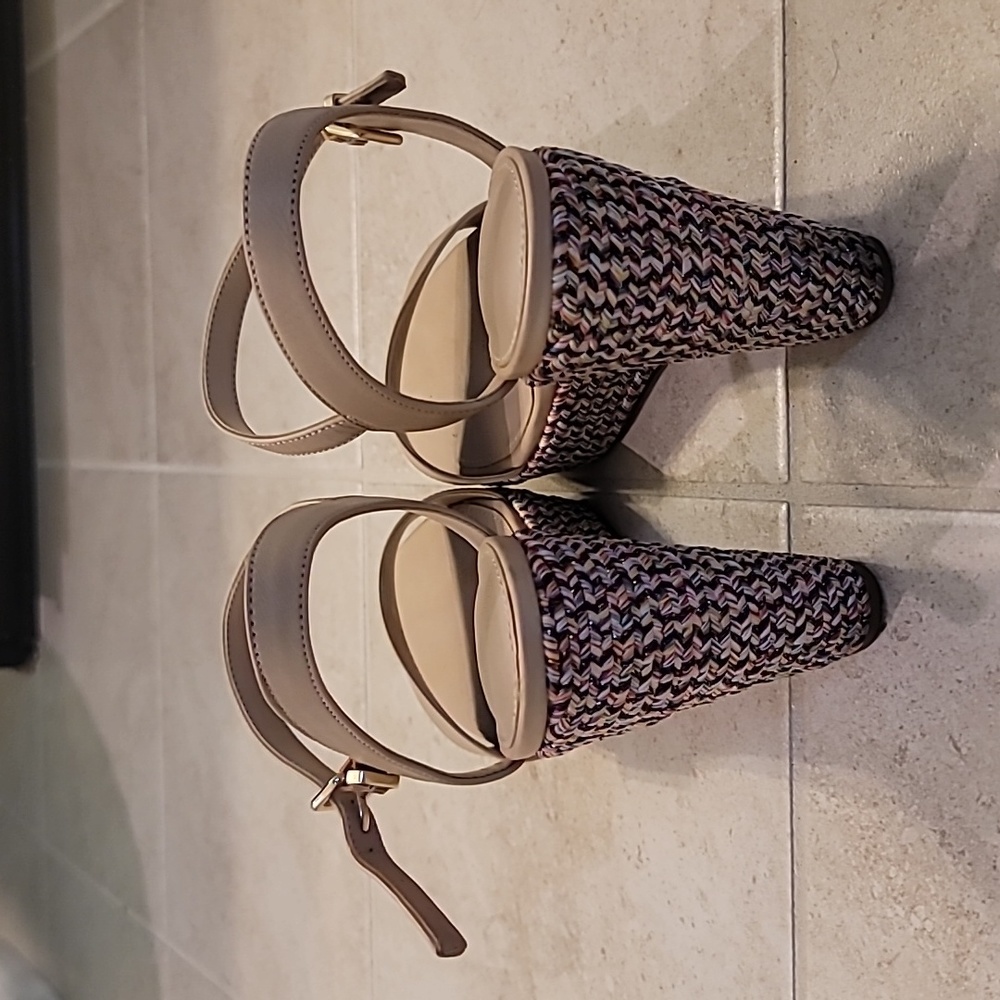 Sandals - Picture 3 of 3